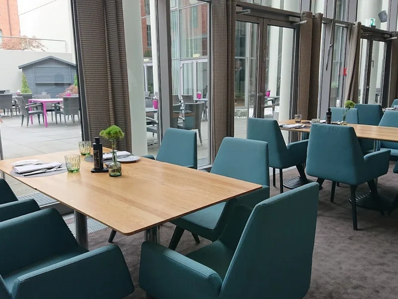 5th Avenue Restaurant