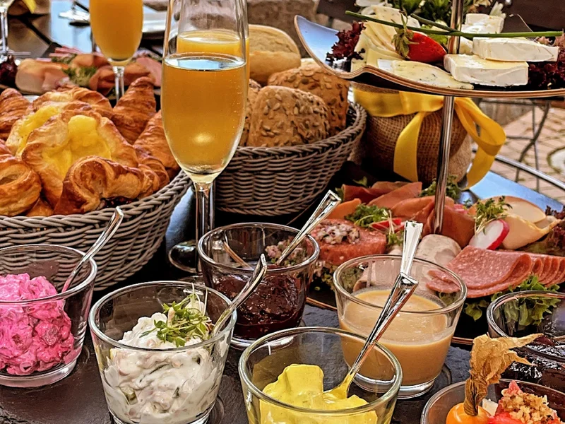 Bloom Restaurant & Cafe