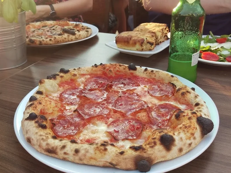 Brechts Pizza & Vino