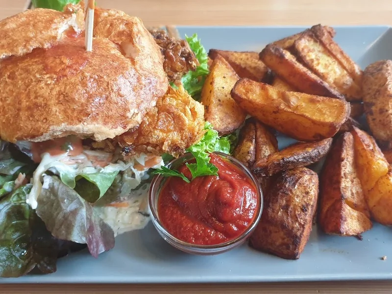 Ruthis - Café & Bistro