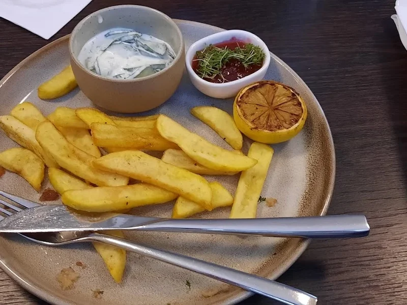 Arnold Grill & Garden