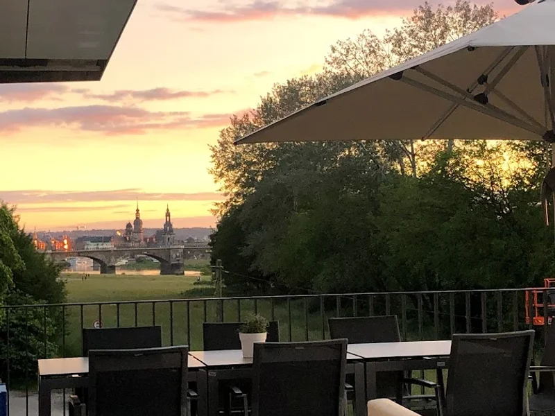 johann restaurant & elblounge