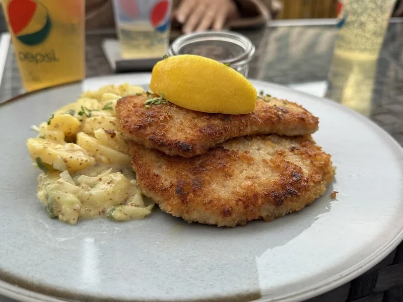 Restaurant Lindbergh (Blue-Tower)