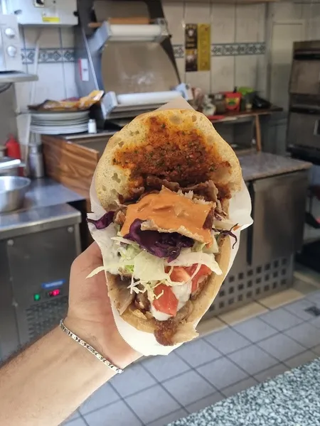 ZERIN DÖNER