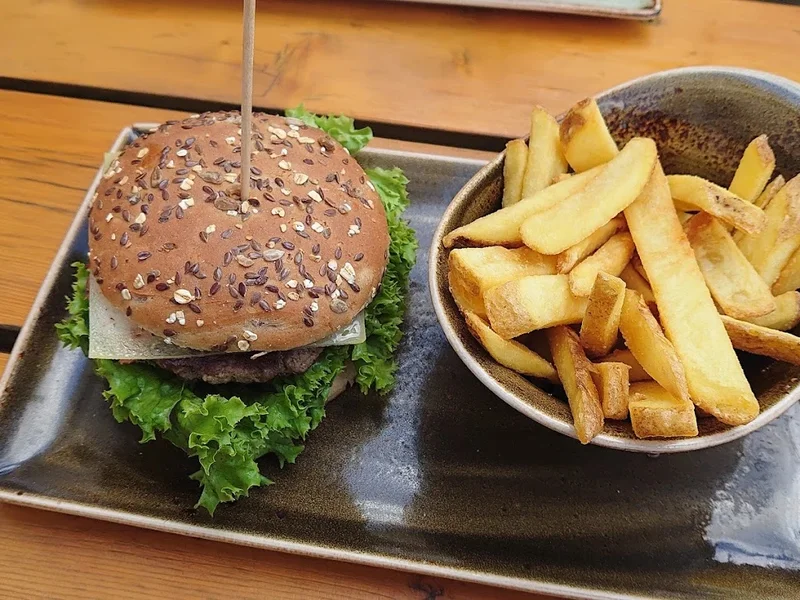 HANS IM GLÜCK - STUTTGART Europaviertel