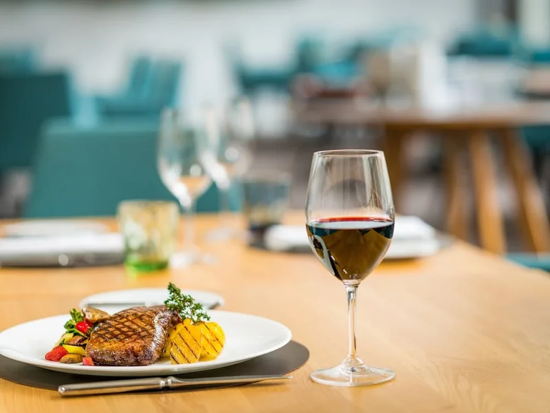 5th Avenue Restaurant