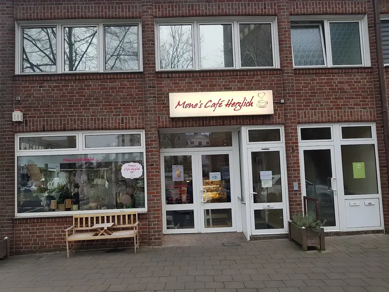 Mone's Café Herzlich