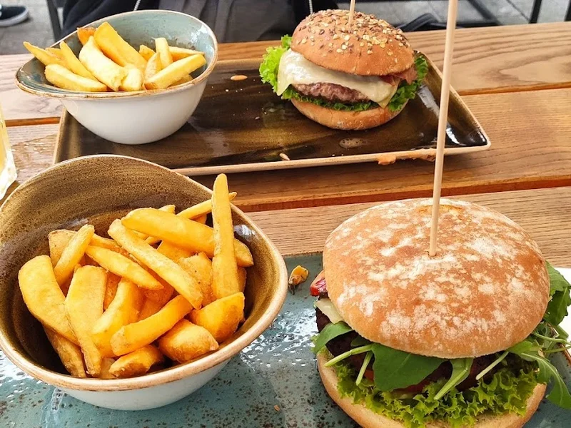 HANS IM GLÜCK - KARLSRUHE Postgalerie