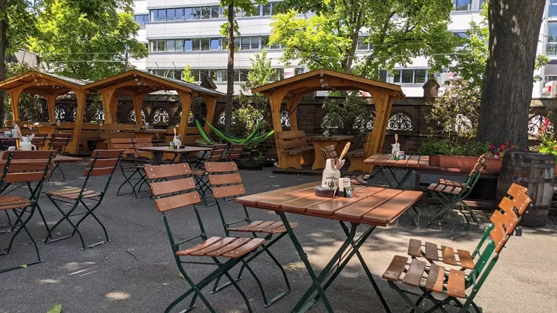 Hoepfner Burghof | Restaurant | Brauereiausschank | Hotel | Eventlocation