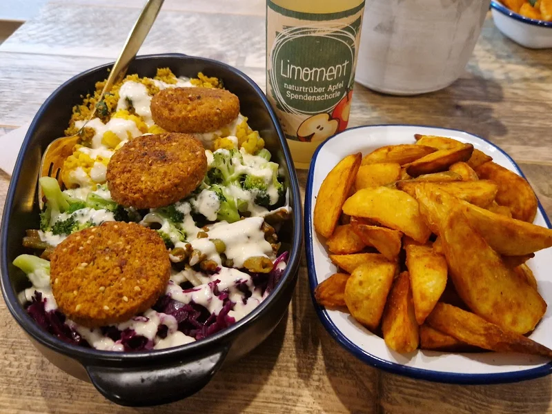 Gustav Grün Niederwall | Kebab, Schawarma, Bowls, Falafel, Salate | Chicken & Veggie