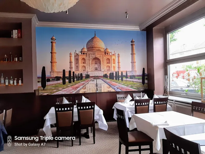 Taj Tandoori