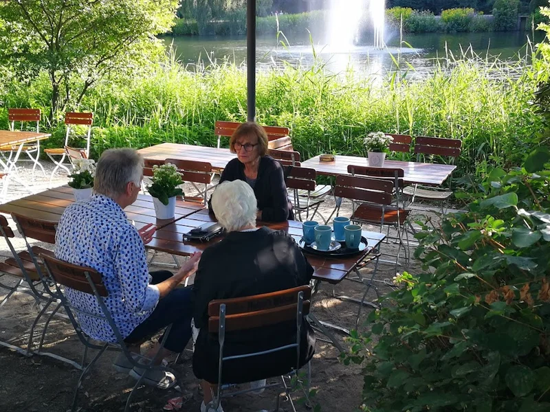 Schlössken - Der Biergarten im Schloßpark von Schloß Berge