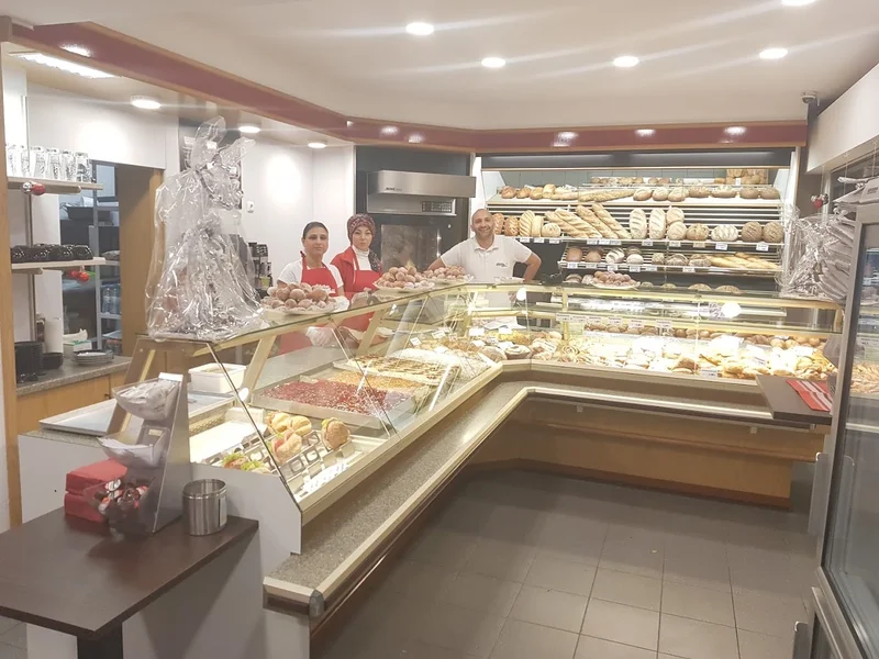 Bäcker Schmidt Konditorei Cafe in Höhenberg