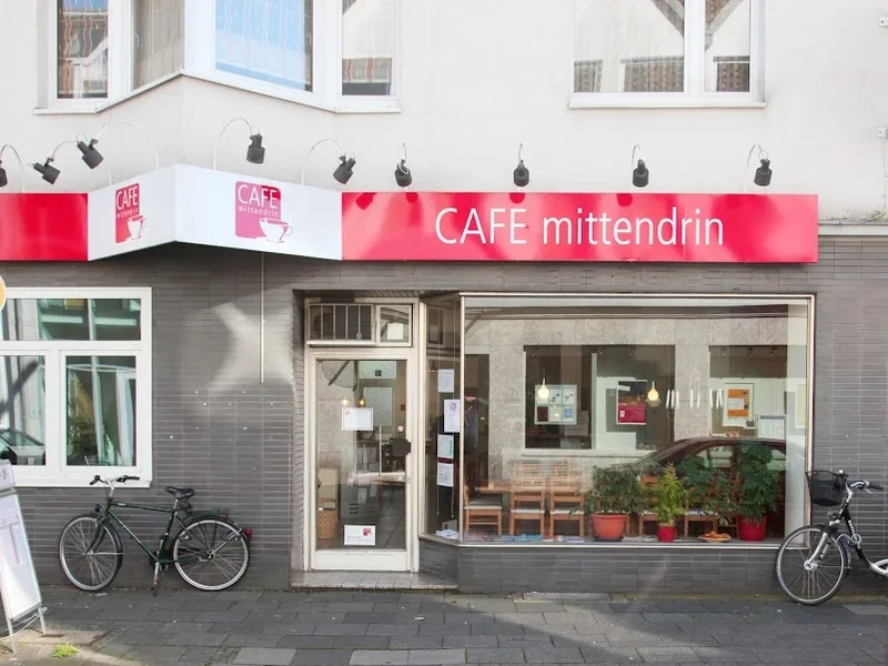 CAFE mittendrin