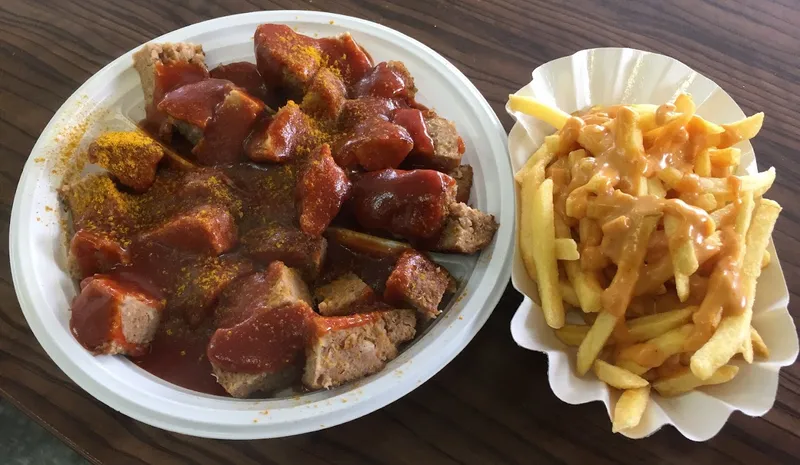 Klausi's Grill / Currywurst