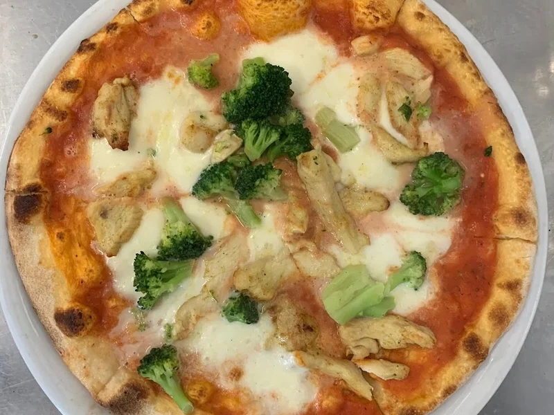 Pizzeria Daily To Go Pizza, Pasta, Baguette, Café & mehr
