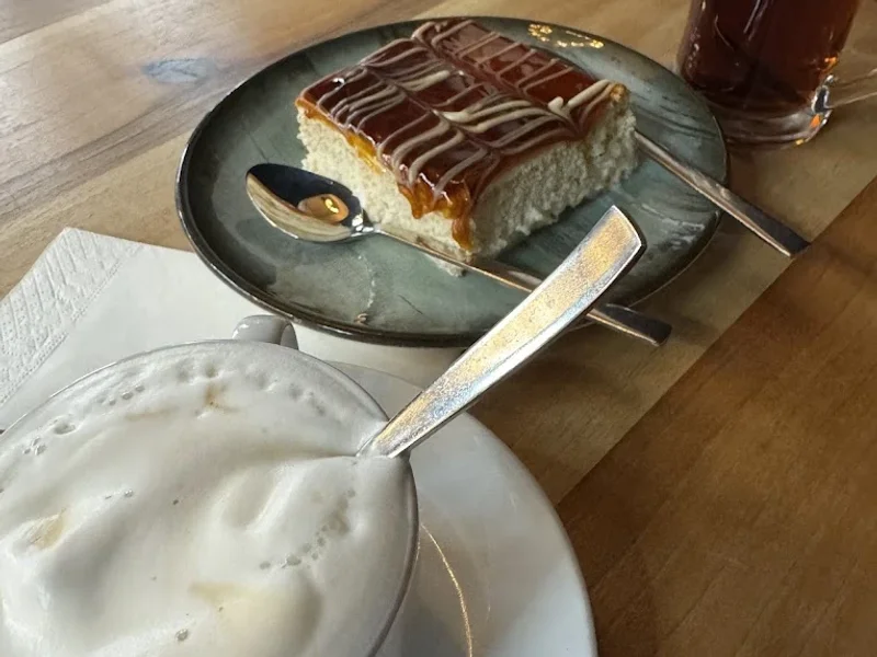 MERDANE Café & Patisserie