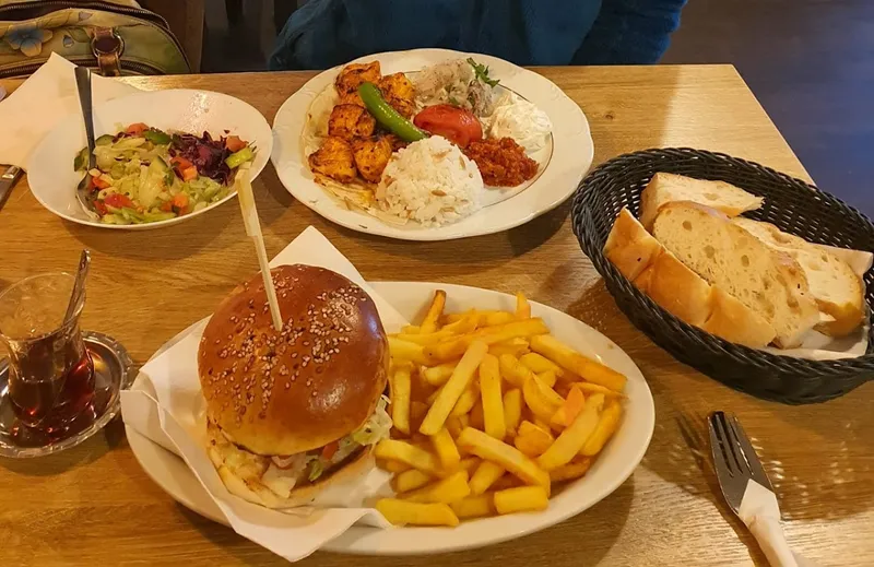 AHI Burger & Kebap Grillhaus