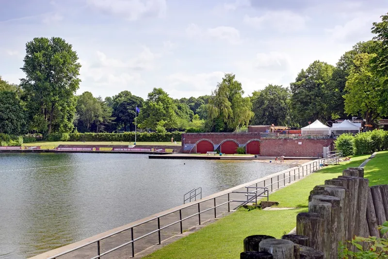 Bäderland Sommerfreibad Naturbad Stadtparksee