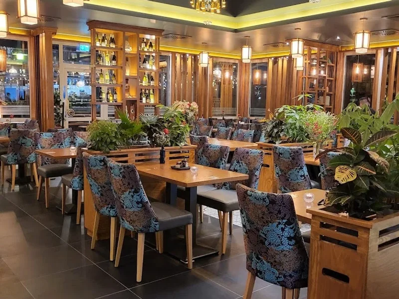 Cosy Fine Asian Cuisine & Sushi Bar