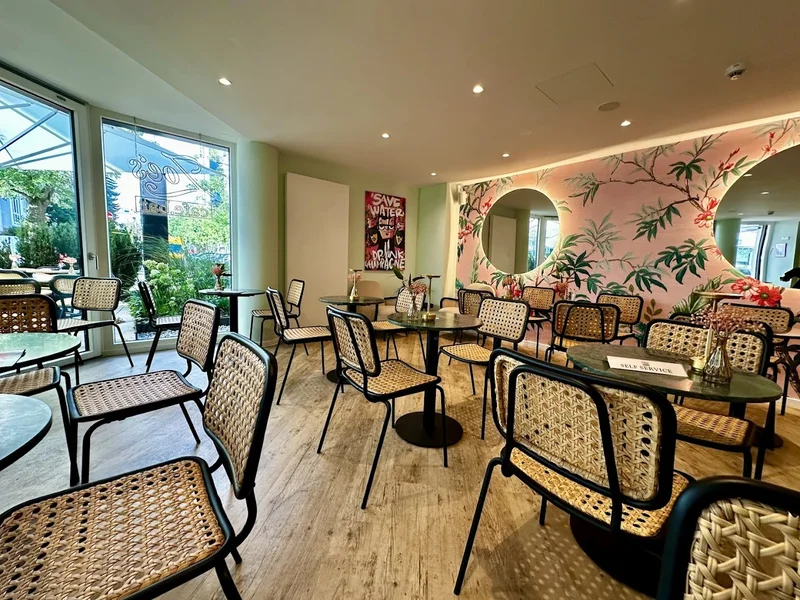 Zoe's Café Bar Frankfurt Westend