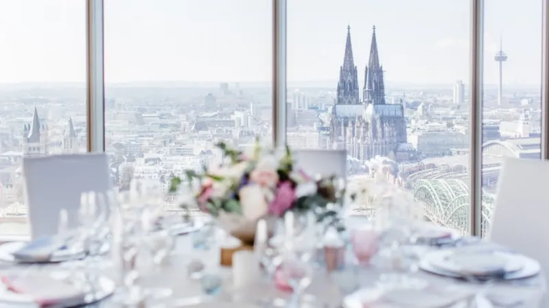 KölnSKY - Eventlocation - Tagung - Hochzeiten - Firmenfeier - Events - Weihnachtsfeier & mehr