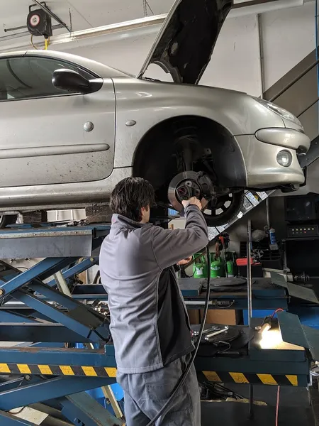KAS Kölner Auto-Service // Kfz-Meisterbetrieb in Köln-Porz