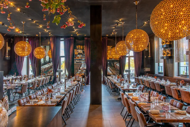 MEERBAR | Restaurant, Bar & Lounge im Düsseldorfer Medienhafen