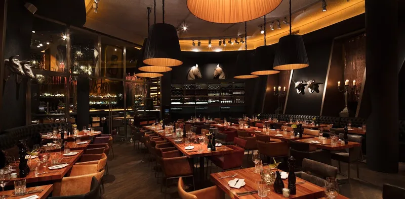 ROCCA 800°C | Steakhaus, Restaurant & Bar im Düsseldorfer Medienhafen