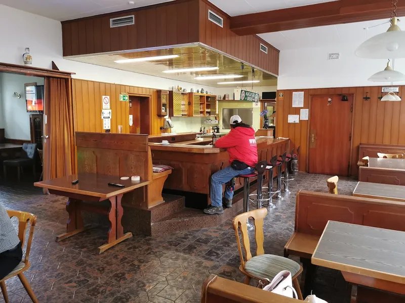 Bar Roter Hahn