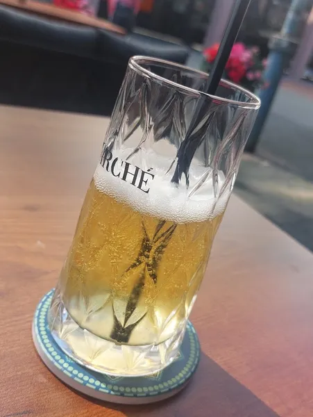 Marché Café Cocktailbar Shishabar