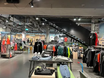 Liste 15 läden für sportklamotten in Neustadt Hamburg