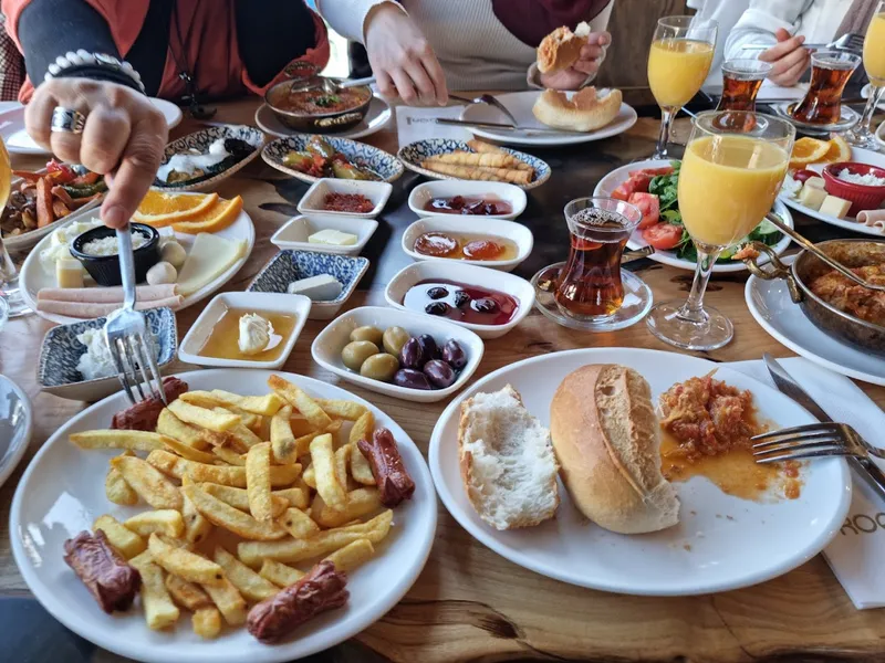ROQQA Steakhouse Restaurant & Cafe