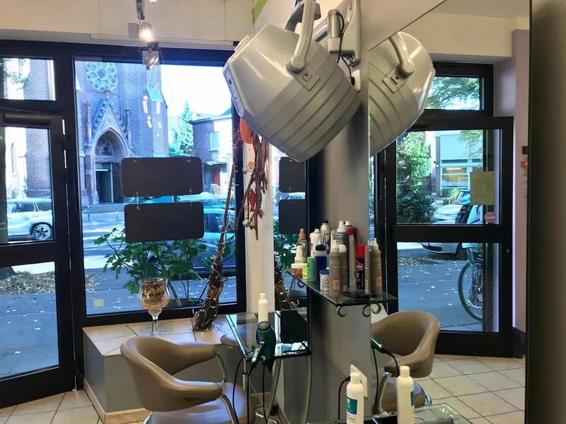Friseur Köln - Vesna Perings Haartechnik
