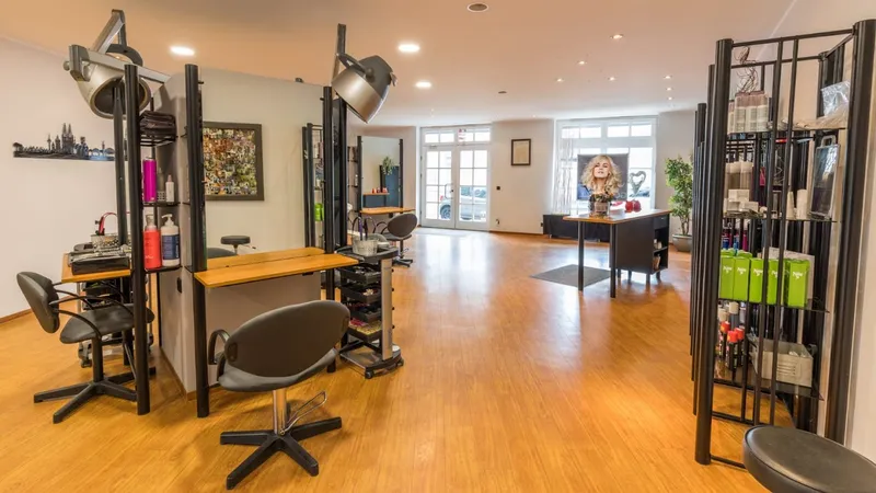 Mode-Friseur Nücken
