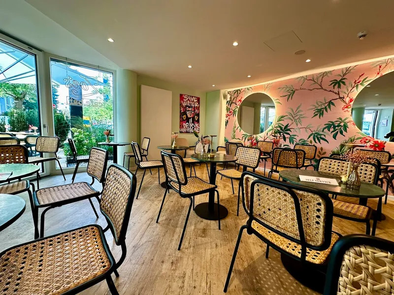 Zoe's Café Bar Frankfurt Westend