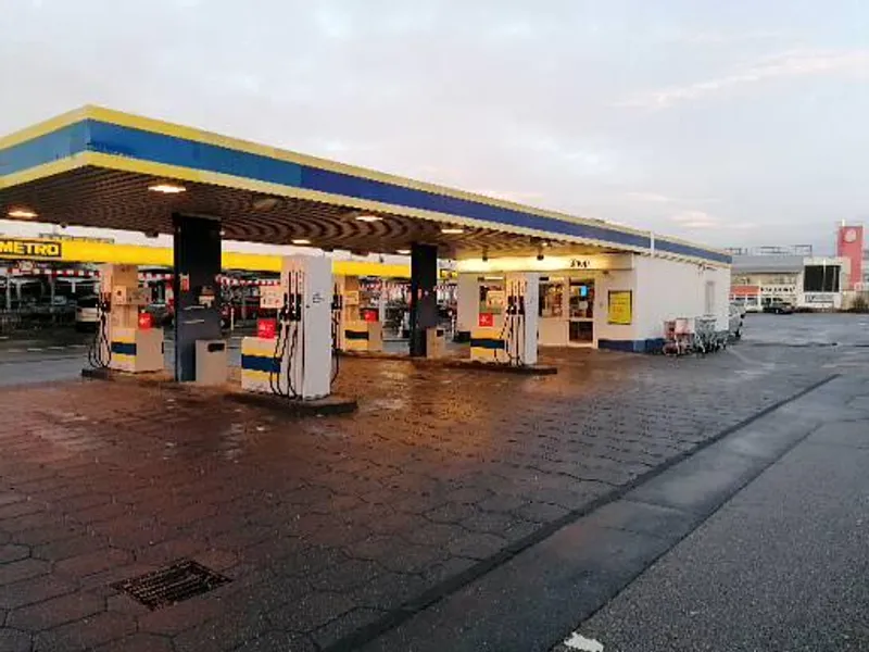 Supermarkt Tankstelle Metro Großmarkt