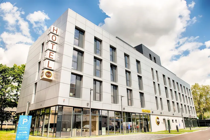 B&B HOTEL Stuttgart-Neckarhafen