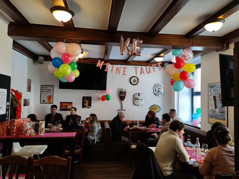 "Die Pinte" Pub-Bar-Kneipe - Drinks & Food - Live Fußball - Außenterrasse - ruhige, gepflegte Atmosphäre, seit 1968