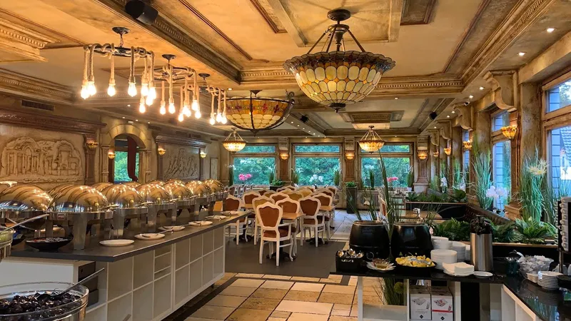 La Sude Cafe & Restaurant