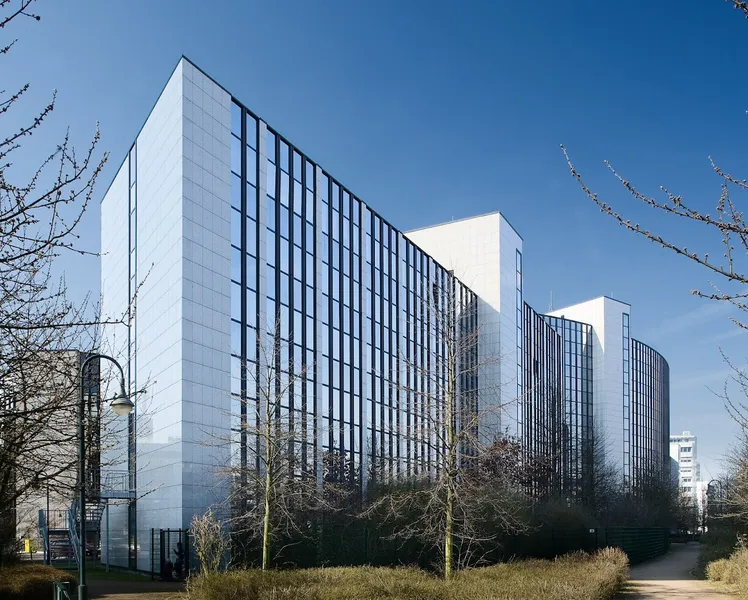 GRADUS - Orthopädie & Unfallchirurgie Düsseldorf - Dr. Backhaus & Dr. Godry & Dr. Thissen