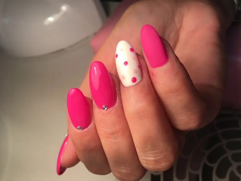 R-Nail's by Raluca Pascariu ( Nagelstudio und Fußpflege)