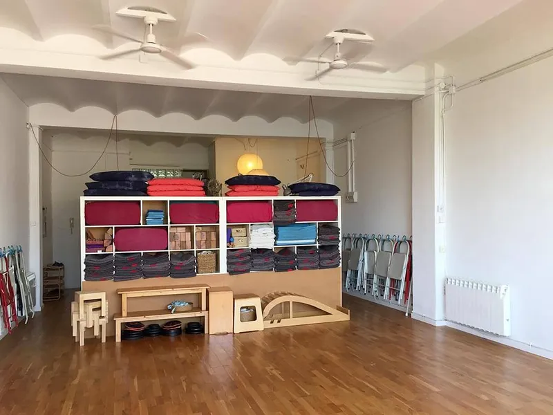 Yoga Iyengar en Gracia
