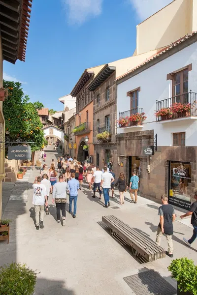 Pueblo Español