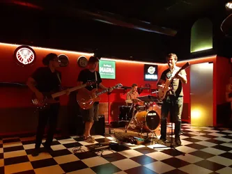 Los 5 bares de rock de Vila de Gràcia Barcelona