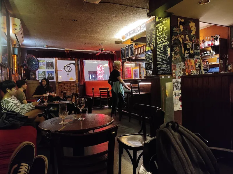 Bar Vinil