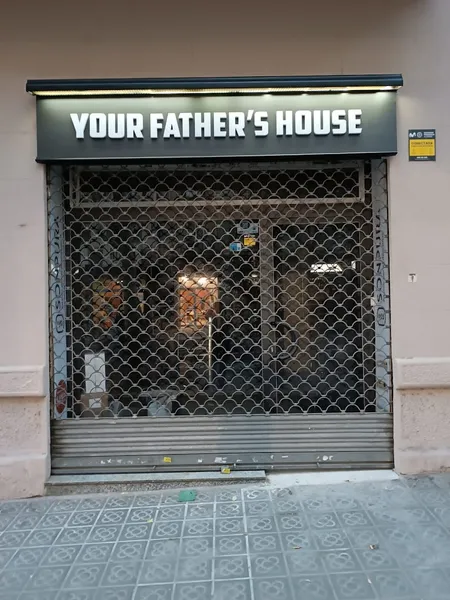 Your Father’s House Barberia Italiana - Sagrada Familia