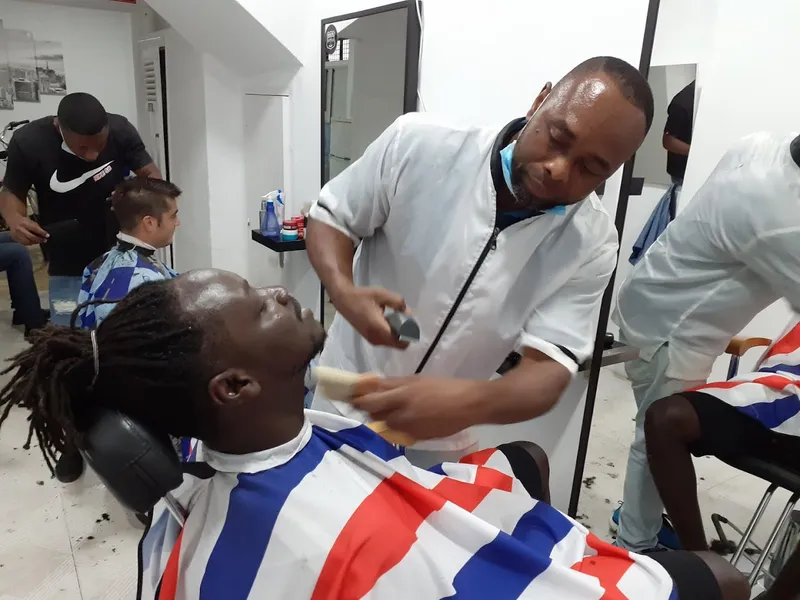 Afro BARBERS All STYLES Barcelona. Vinzbarbershop