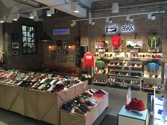 Los 11 tiendas de bambas de Barcelona