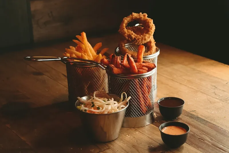 PINK BUDA BURGER BAR